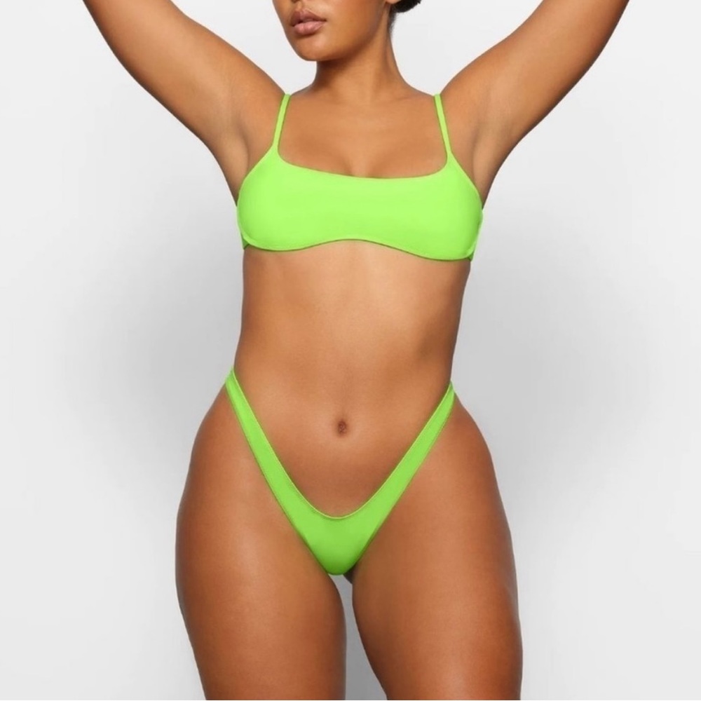 SKIMS Micro Scoop Bikini Top Highlighter Green Size S